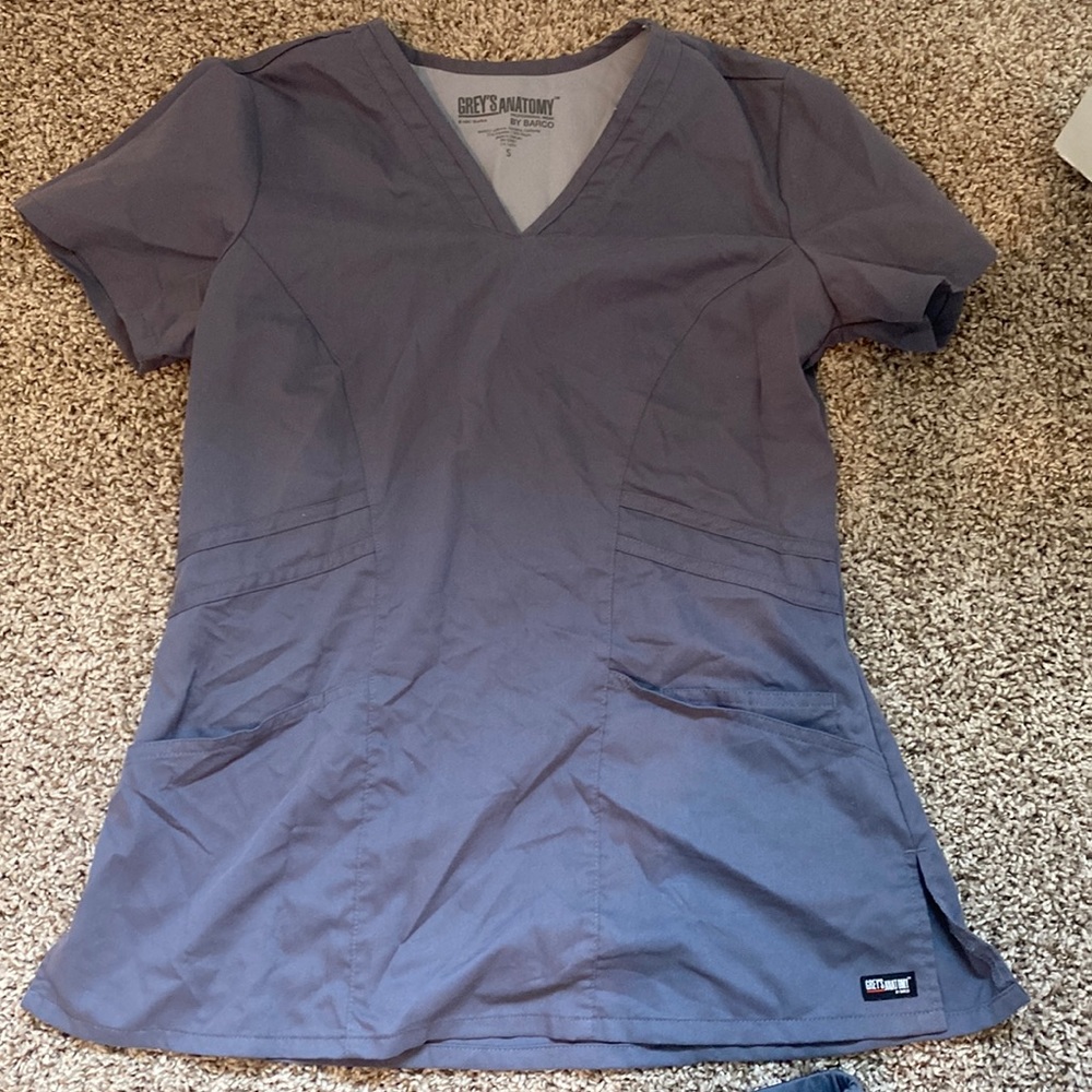 Greys Antony grey scrubs